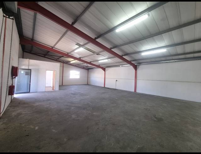 152M² WAREHOUSE TO LET IN PHILIPPI